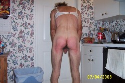 mistressdiane55:  Here is sissy with his red ass on display  Good for her!!