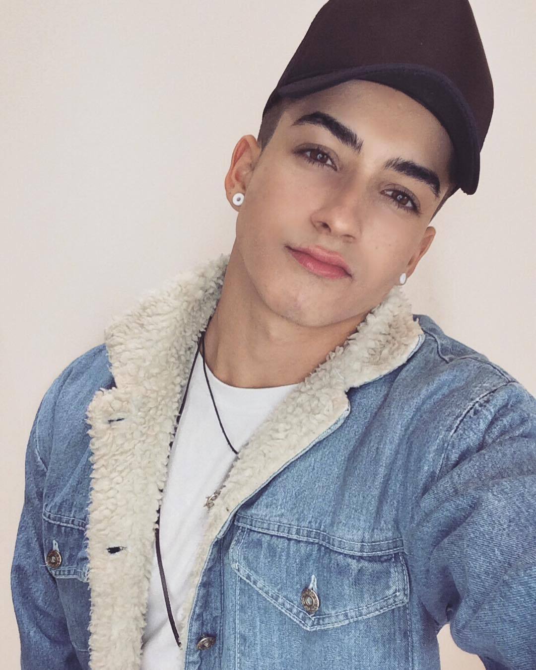 whocrush:  Henrique LimaInstagram: @henriquelima