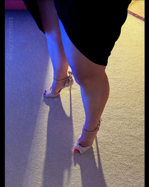 Red Nails #rednails #redtoenails #highheels #highheelsandals #anklestraps #anklestrapsandals #blackd