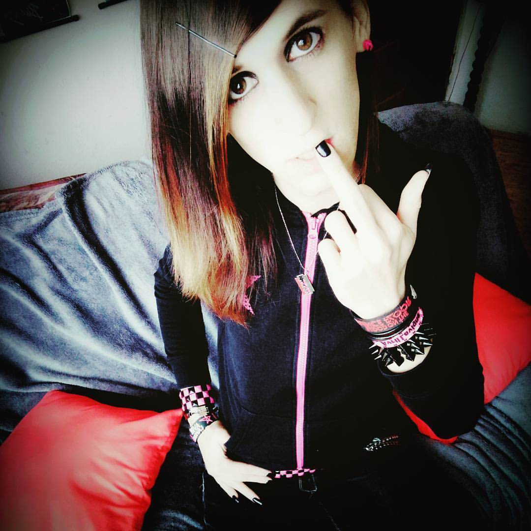 Suck me, bite me, kiss my ass xd #emogirl #emo #trap #scenegirl #gothgirl #goth #alternative