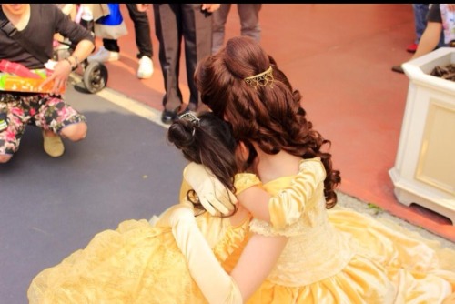 Belle got to meet the sweetest little girl :)