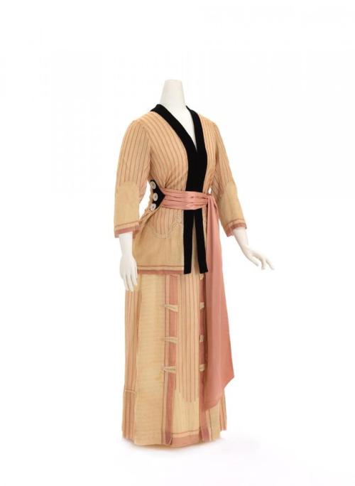 fripperiesandfobs:Paquin walking suit, 1912From the National Gallery of Victoria