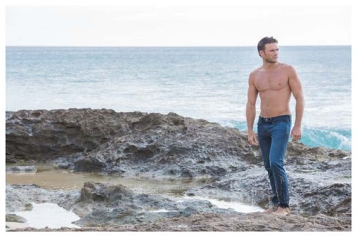 takemetobedandlosemeforever:  Scott Eastwood 