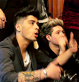 zaynmalikd-deactivated20130807:  @zaynmalik u sing that verse on wmyb so great.. i love you 