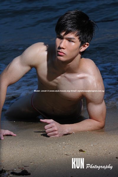 sgprotein: hunkxtwink:  Jonah Sin - The bulge is so sinful Hunkxtwink - More in my archive  No doubt