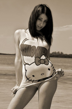 girlsgoingcommando3:  Hellooooooo kitty 