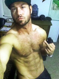 brainjock:  This str8 hairybro could get