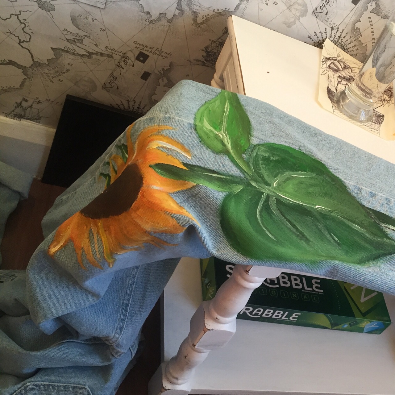 hollysunflower:  Spending my Monday painting sun flowers onto old jeans