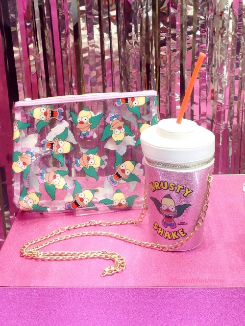 mypasteluniverse:The Simpsons collaboration with @skinnydiplondon at Carnaby Street, London. I picke