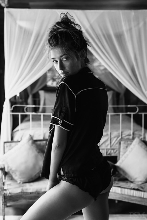 https://amazinggirlsphotos.tumblr.com/post/160203115349