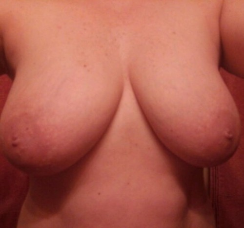 daxidog: lovlickinclit: studly6907:mature-woman-and-wifes-sharing: Hi … my name is Brenda&h