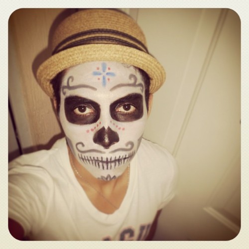 #diademuertos #calaberita #tradicionmexicana #méxico #yo #me #black #maquillaje #white #men #man #guy