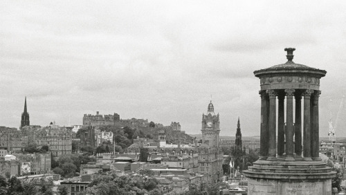 Calton HillNikon FM2 // 50mm 1.8 // ILFORD HP5