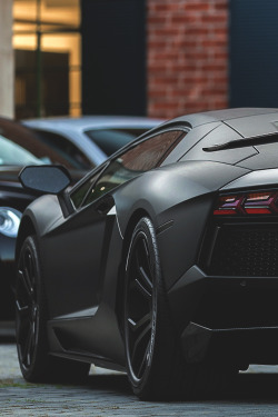 johnny-escobar:  Matte Black DMC Aventador