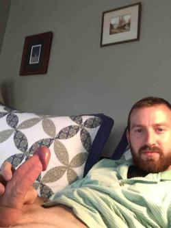 straightdudesexting:  Straight dude with a fat cock