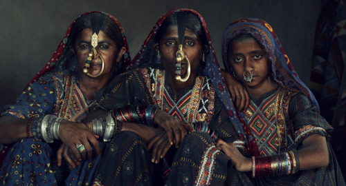 Mir women from Gujarat, photo by Jimmy Nelson