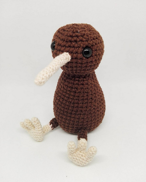 ericacrochets:Kiwi by Anna EuleFree Crochet Pattern Here (May need to make an account)