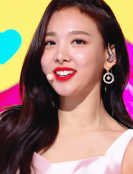 myouimina:(180629) nayeon - what is love ?