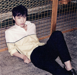 dailyexo:  Lay - 150605 ‘Love Me Right’ album contents photo - [SCAN][HQ] Credit: 올리브.