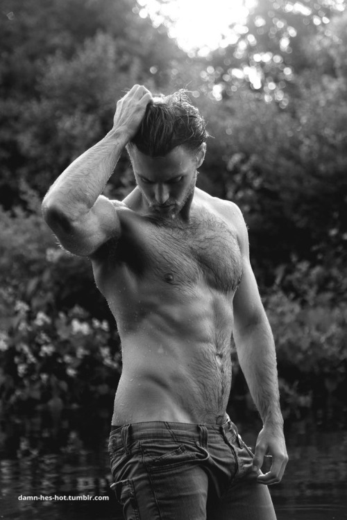 damn, he's hot!
