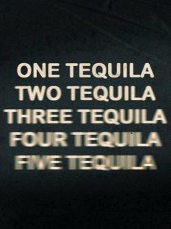 mentes-sin-recuerdos:  Holi ,la primera vez que me cure fue con tequila y ahora la odio:ccc Chao:c 