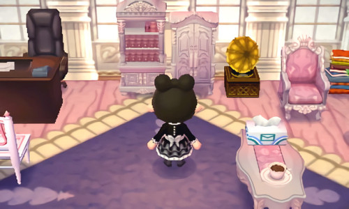 I recently made a spooky town and wanted a cute Gothic Lolita Dress for my new Mayor to wear after I