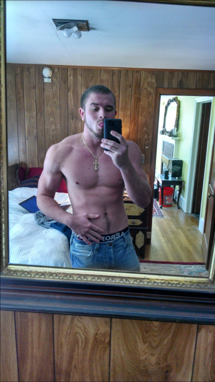 straightdudesexting:  Straight rugged hunk porn pictures