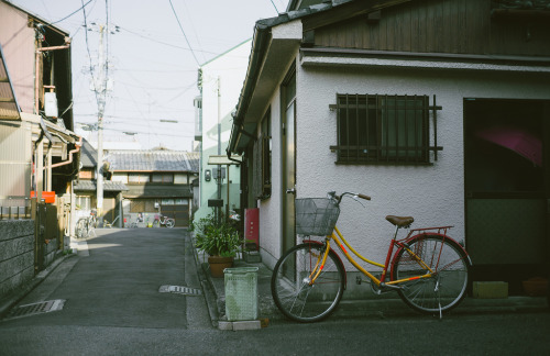 Yellow bicycle - Kyoto