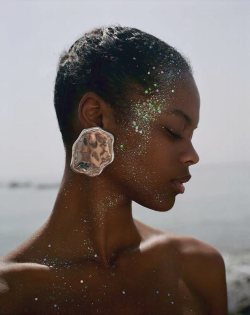 girlsingreenfields:Aaliyah Hydes photographed by Anya Holdstock.