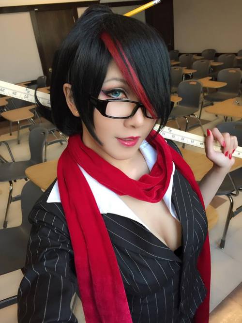 league-of-legends-sexy-girls:  Fiora Cosplay