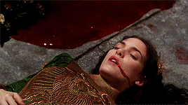jessica-pare:  films watched in 2018: dracula (1992) dir. francis ford coppola  Do