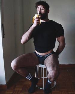 beardburnme:  “🍌Snack🍌” by @leotakespix on Instagram http://ift.tt/1RYd3hV