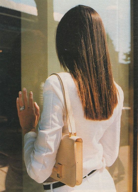 kitty-n-classe:  Home alone, Stephanie Seymour par Juergen Teller | W decembre 1999