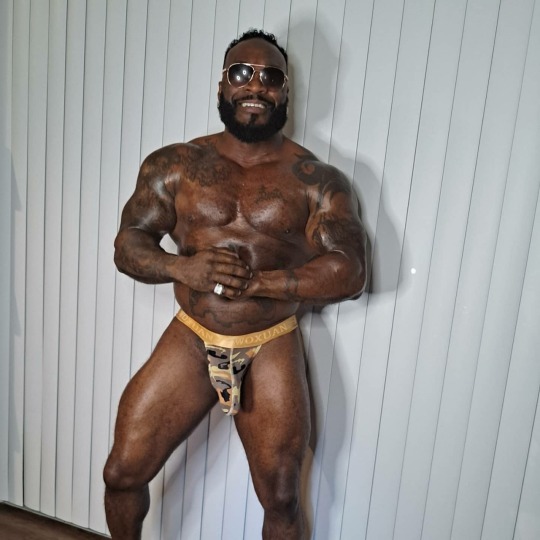 XXX blackmusclegenius: photo