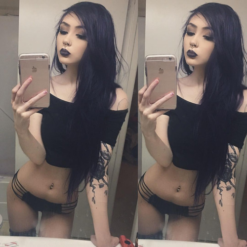 ohyeahtattooideas:  horrorcutie:  My lipstick matches my hair and I feel hot af…