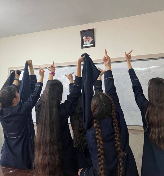 kropotkindersurprise:  October 3, 2022 - Protesting Iranian schoolgirls kick their