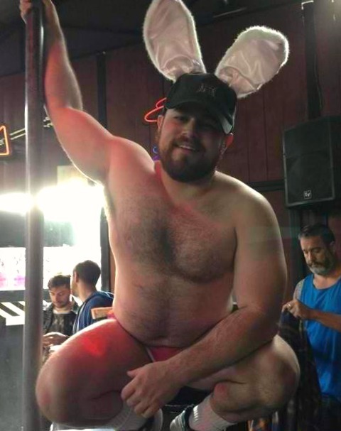 hotbears:  http://hotbears.tumblr.com/  would love to cuddle with this rn