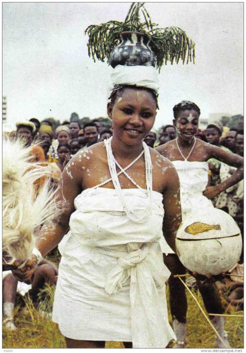 nigerianostalgia - Nigerian traditional dancers, 1970sVintage...