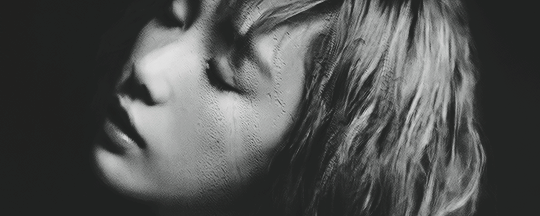 femaleidol:  â€œDreaming in the rainâ€¦â€ | Taeyeon teasers 