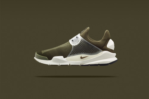 Upcoming Nike Sock Dart Collaboration with Fragment Design.More sneakers here.