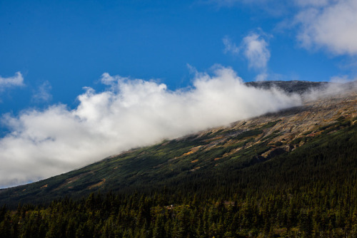 daskibum:Top of White Pass before getting on the railway to take a ride down to Skagway.  Mid-d