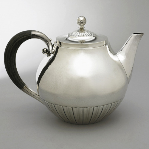 Johan Rohde, Teapot, 1925. Silver, ebony. Made by Georg Jensen Sølvsmedie. Via Cooper Hewitt