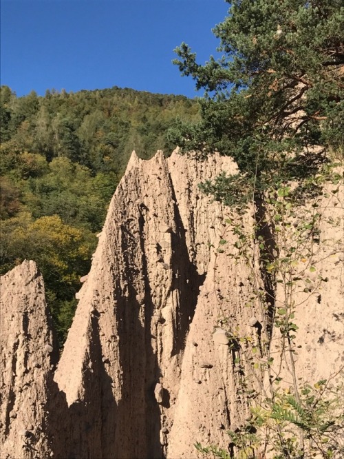 uncommonsights:The earth pyramids of Segonzano: the remains of a moraine deposit dating back to the 