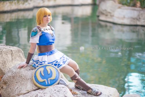 tinglyfish:I need to start sharing my cosplay shit on here more so…..Sophitia from Soul Calibur IICo