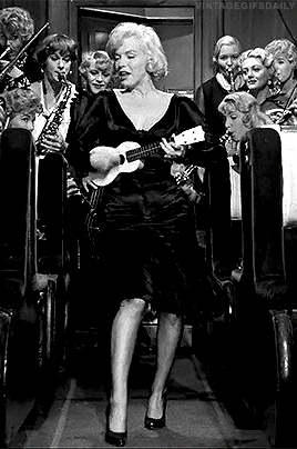 vintagegifsdaily:Sugar Kowalczyk + outfits.↳ Some Like it Hot (1959 dir. Billy Wilder