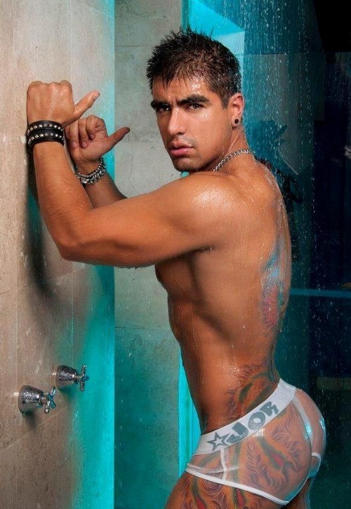 HOTT MEN International