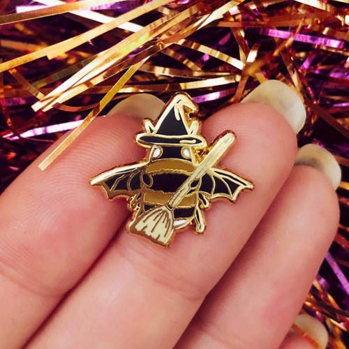 sosuperawesome: Beewitched Pins / NecklaceLilly Baik on EtsySee our #Etsy or #Enamel Pins tags