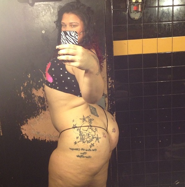 whatturnsmeeon:  whatturnsmeeOn.Tumblr.Com I personally love strippers!!!   Luv this