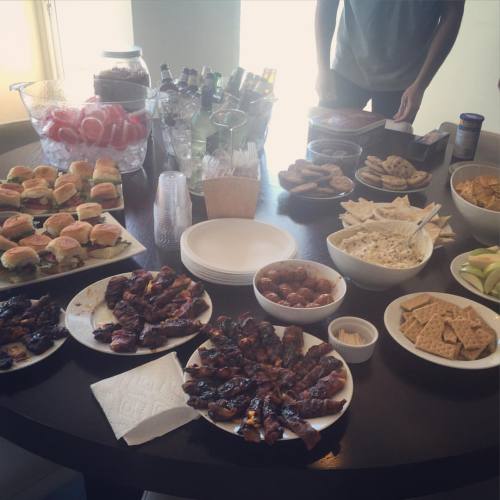 #Potluck in #LA – Drop on by! (at Whitehouse Post Los Angeles)