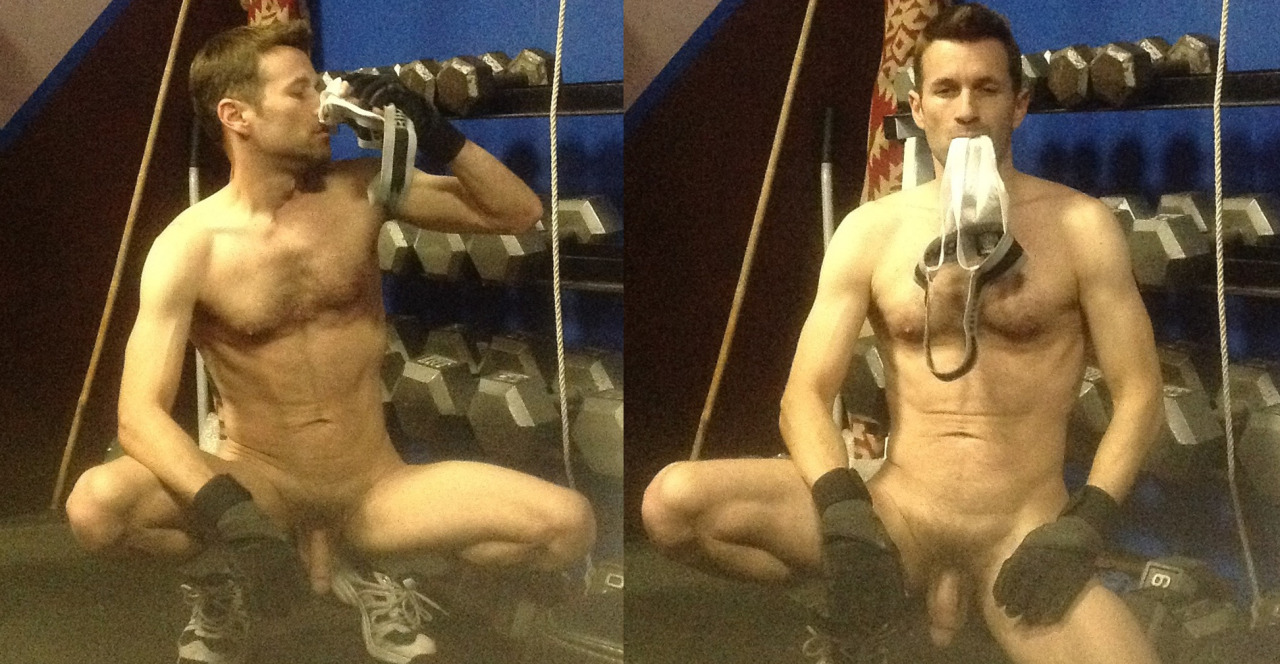 seanstormxxx:  FAN FOTO SPREAD #16: THE WORKOUT SNIFF FROM ANONYMOUS: “Hey request